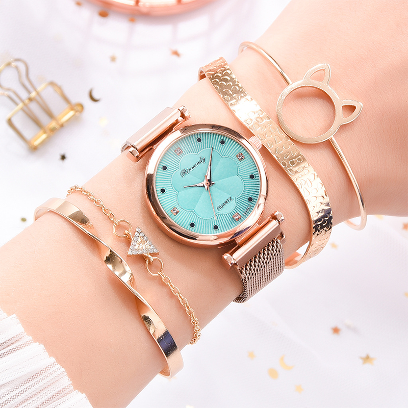 Ladies quartz watch