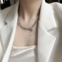 Load image into Gallery viewer, Thick Chain Toggle Clasp Necklace