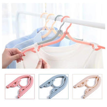 Load image into Gallery viewer, Retractable Portable Travel Hangers 4pcs