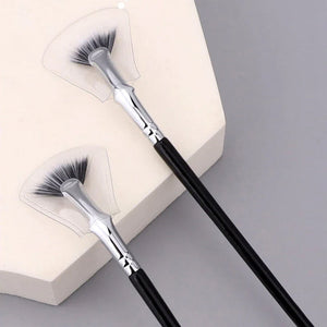 Angled Fan-shaped Eyelash Brush