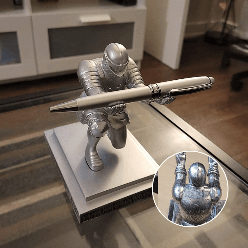 Knight Pen Holder