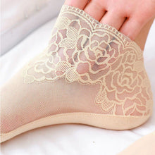 Load image into Gallery viewer, Ladies Fashion Lace Socks