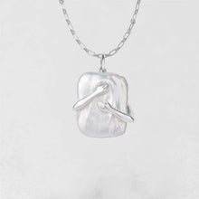 Load image into Gallery viewer, Fashion Hug Necklace