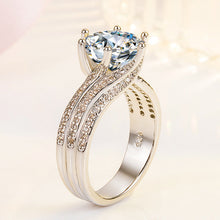 Load image into Gallery viewer, Classic Twisted Full Diamond Six Claw Ring