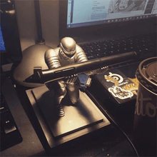 Load image into Gallery viewer, Knight Pen Holder