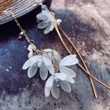 Load image into Gallery viewer, Asymmetric Flower Drop Earrings