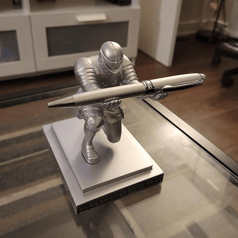 Knight Pen Holder