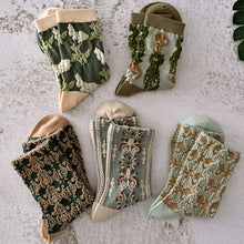 Load image into Gallery viewer, Womens Floral Cotton Socks