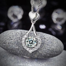 Load image into Gallery viewer, Twinkling Heart Waterdrop Stone Necklace