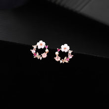 Load image into Gallery viewer, Flower pearl earrings