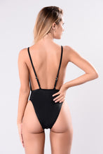 Load image into Gallery viewer, Sunburst Swimsuit - Black.f